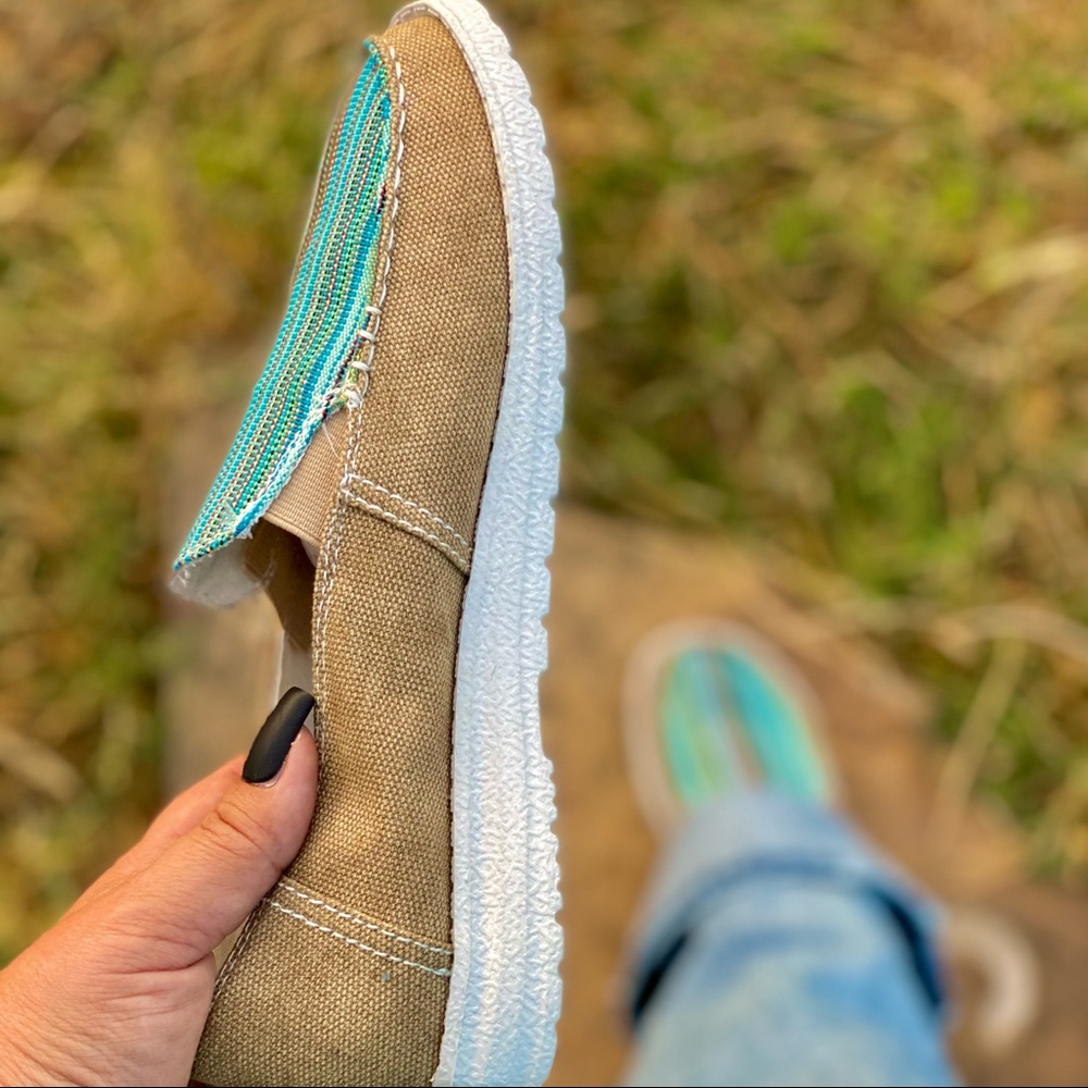 🚨Restocked🚨Striped Slipon Loafers - Picture 7 of 8